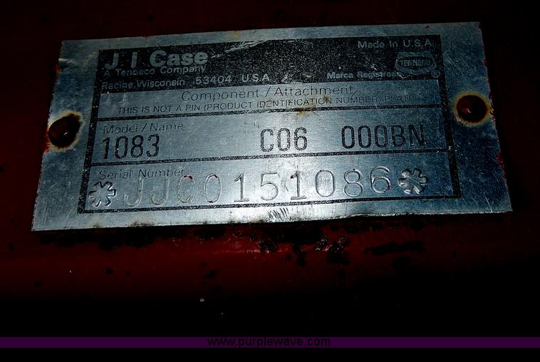 image for item I4379 1995 Case IH 1083 corn head