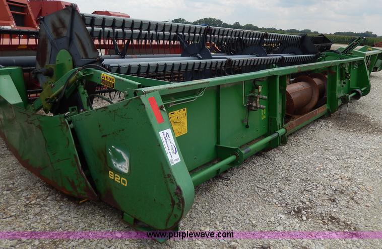 image for item I4435 1990 John Deere 920 20' flex head