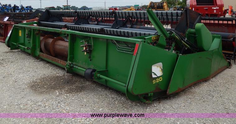image for item I4435 1990 John Deere 920 20' flex head