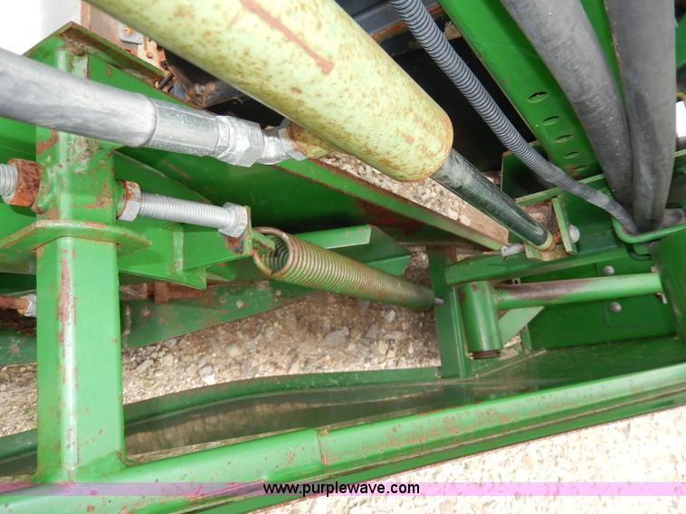 image for item I4435 1990 John Deere 920 20' flex head