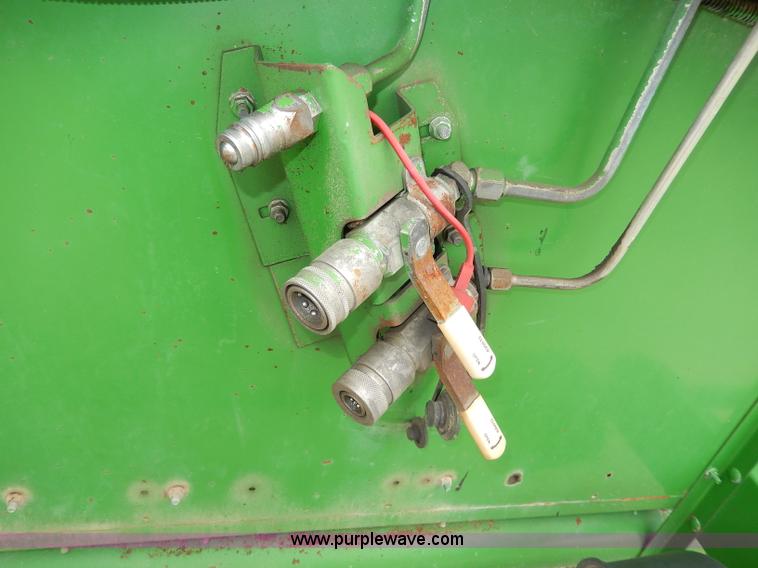 image for item I4435 1990 John Deere 920 20' flex head