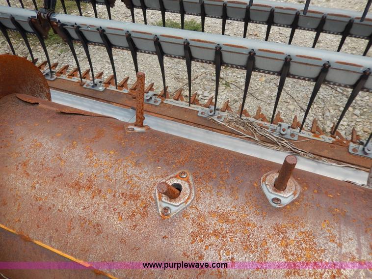 image for item I4435 1990 John Deere 920 20' flex head