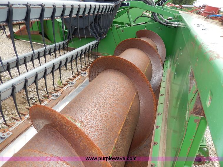 image for item I4435 1990 John Deere 920 20' flex head