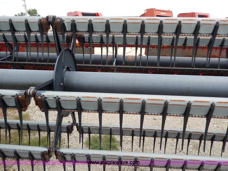 image for item I4435 1990 John Deere 920 20' flex head