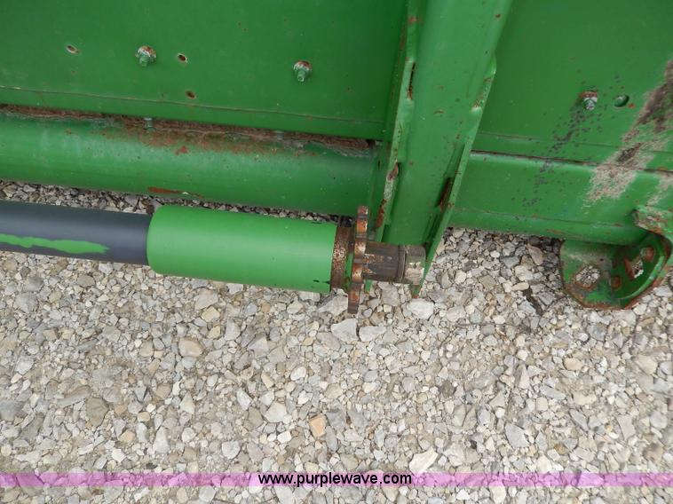 image for item I4435 1990 John Deere 920 20' flex head