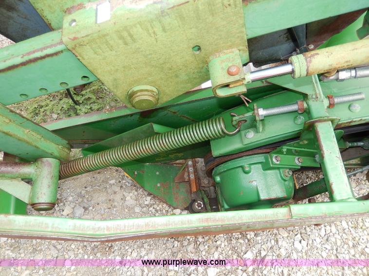 image for item I4435 1990 John Deere 920 20' flex head