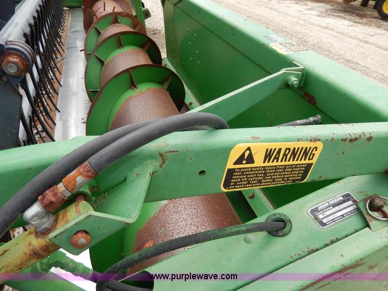 image for item I4435 1990 John Deere 920 20' flex head