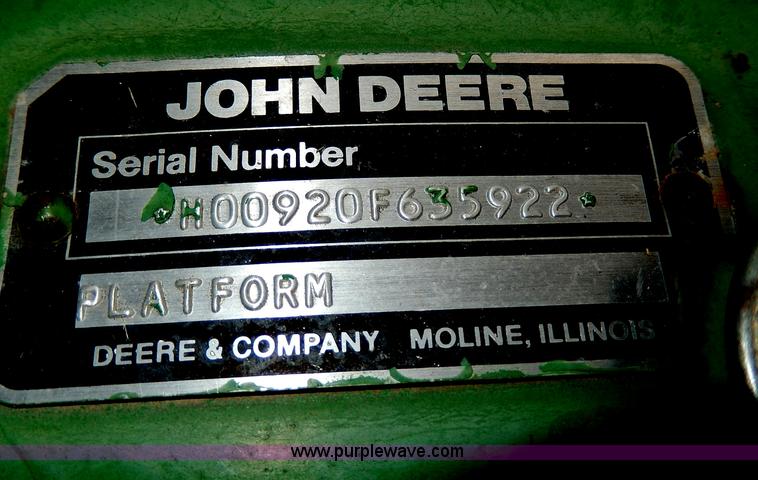 image for item I4435 1990 John Deere 920 20' flex head
