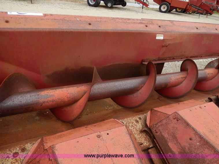 image for item I4436 International 863 corn head