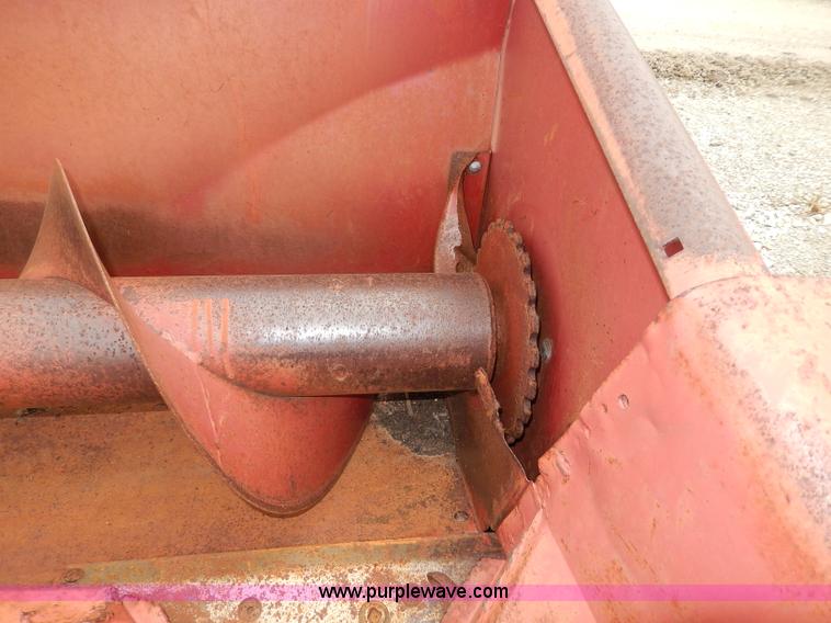 image for item I4436 International 863 corn head