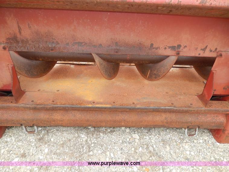 image for item I4436 International 863 corn head