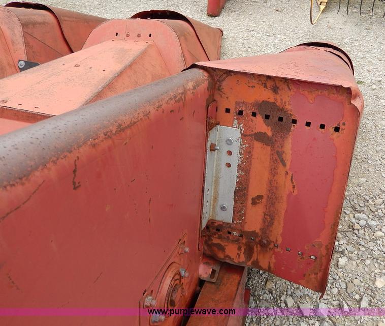 image for item I4436 International 863 corn head