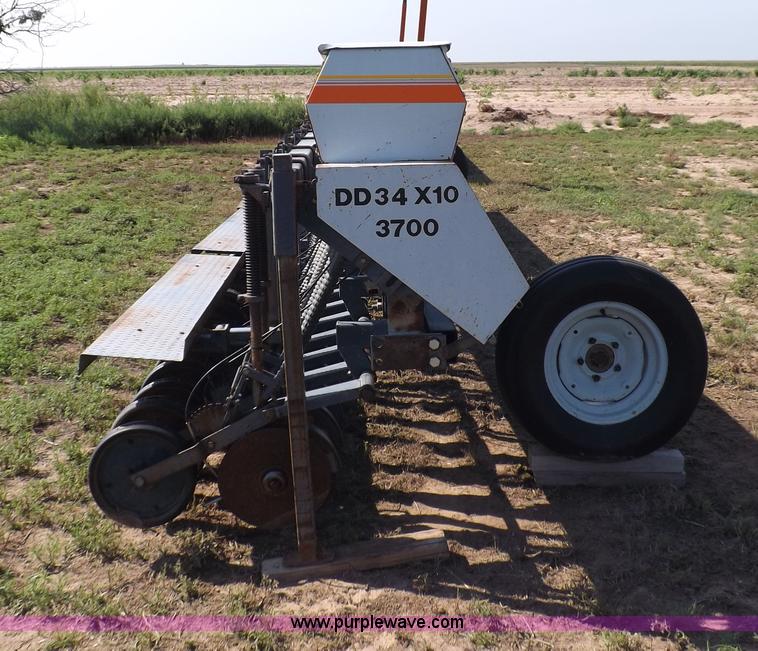 image for item I7645 CrustBuster DD34X10 3700 grain drill