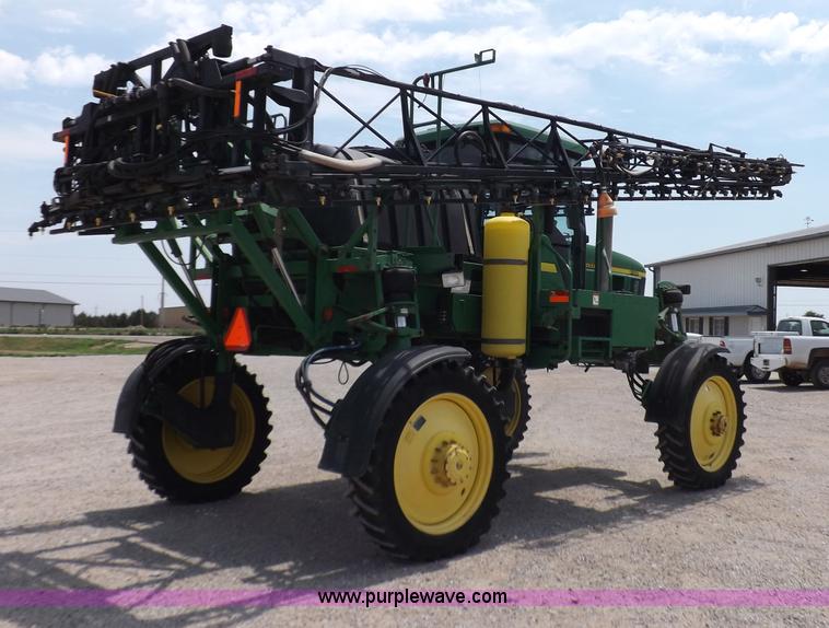 image for item I7683 1998 John Deere 4700 sprayer