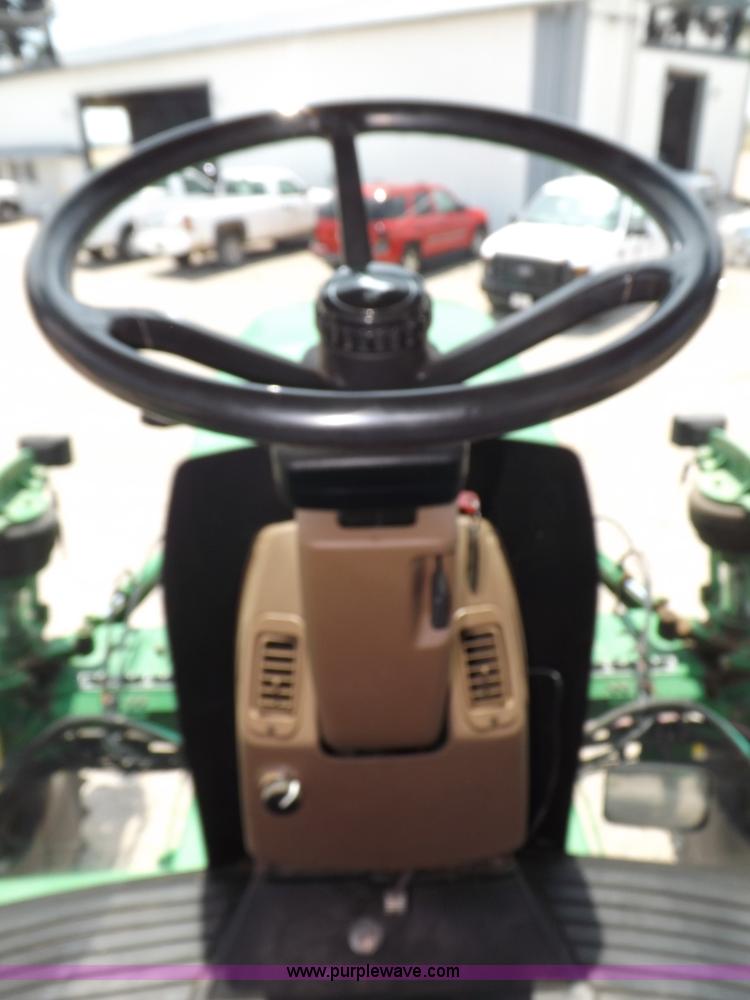 image for item I7683 1998 John Deere 4700 sprayer