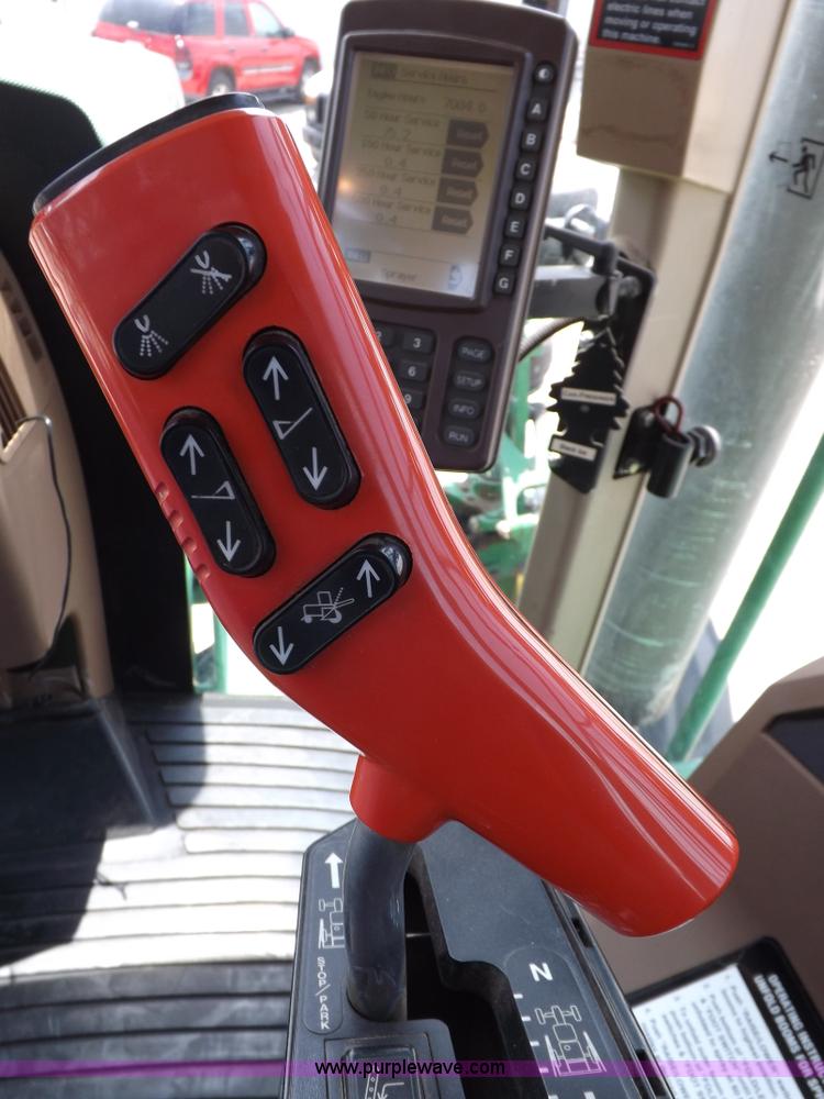 image for item I7683 1998 John Deere 4700 sprayer