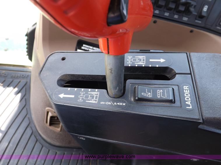 image for item I7683 1998 John Deere 4700 sprayer