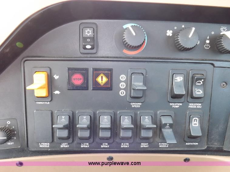 image for item I7683 1998 John Deere 4700 sprayer