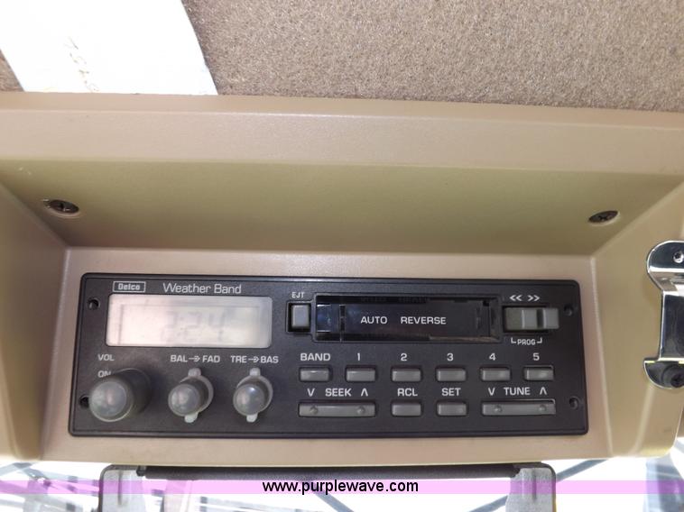 image for item I7683 1998 John Deere 4700 sprayer