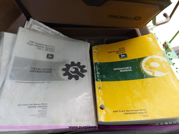 image for item I7683 1998 John Deere 4700 sprayer