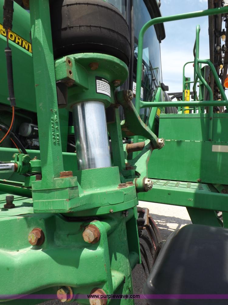 image for item I7683 1998 John Deere 4700 sprayer