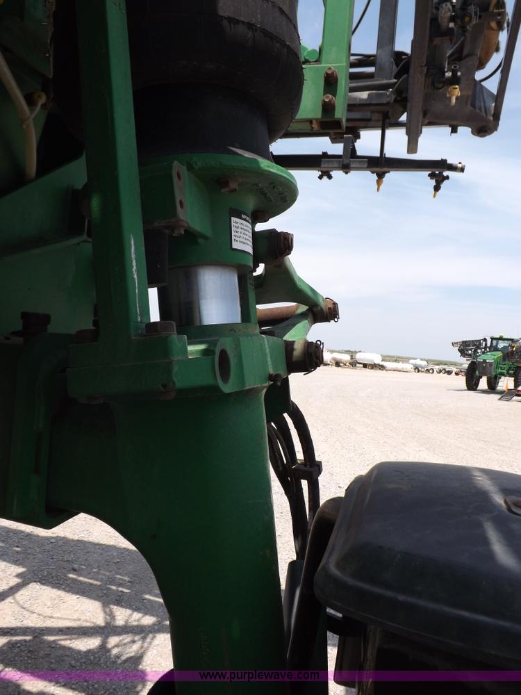 image for item I7683 1998 John Deere 4700 sprayer
