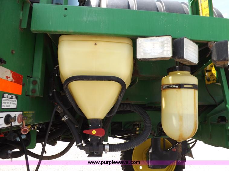image for item I7683 1998 John Deere 4700 sprayer