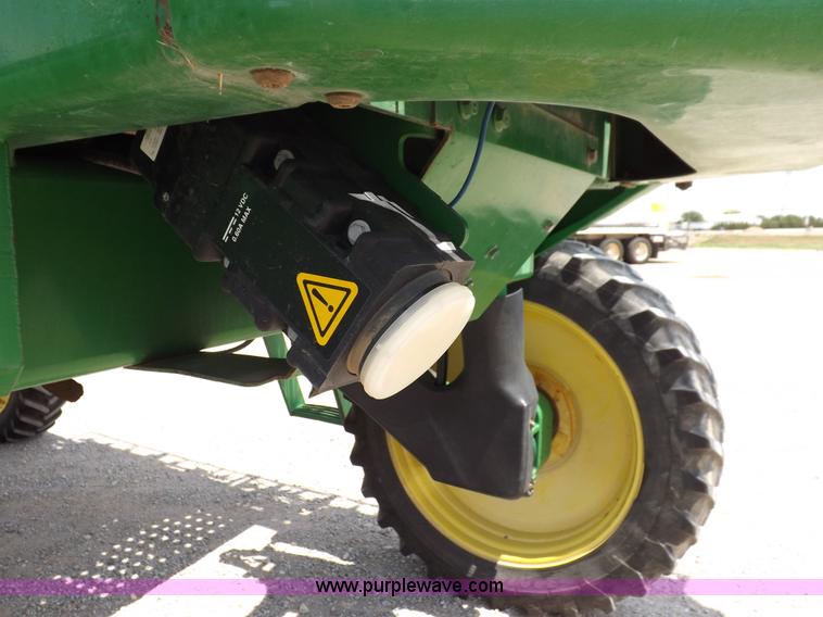 image for item I7683 1998 John Deere 4700 sprayer