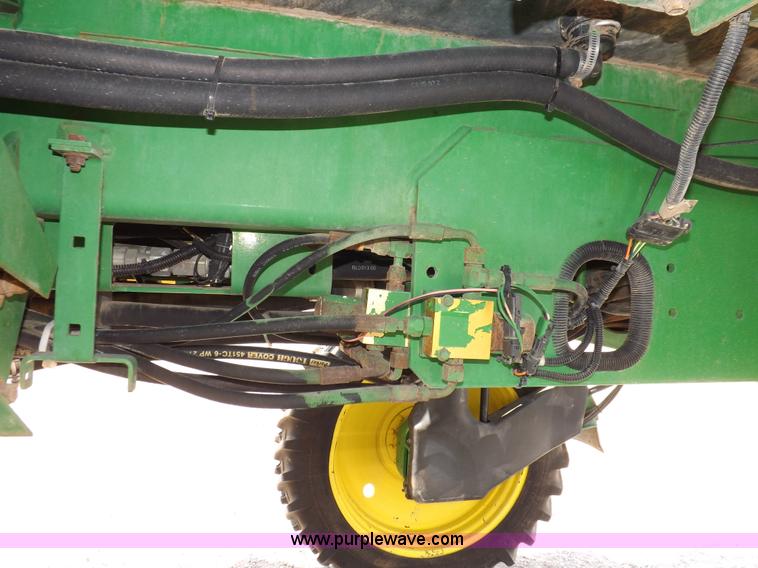 image for item I7683 1998 John Deere 4700 sprayer