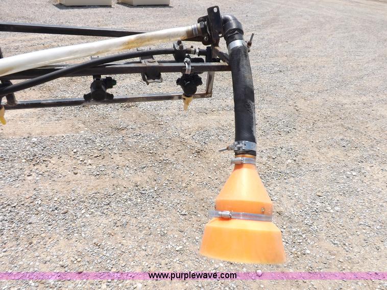 image for item I7683 1998 John Deere 4700 sprayer