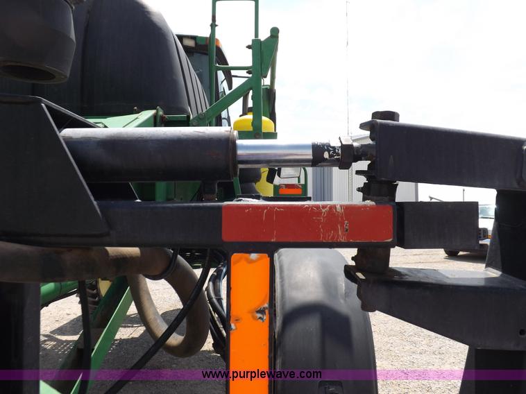 image for item I7683 1998 John Deere 4700 sprayer