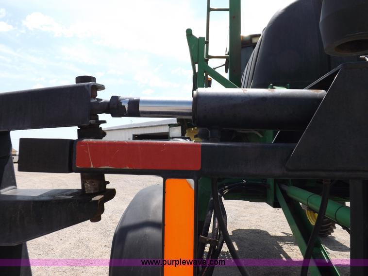 image for item I7683 1998 John Deere 4700 sprayer