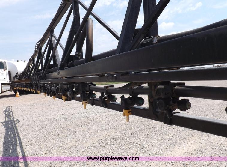 image for item I7683 1998 John Deere 4700 sprayer