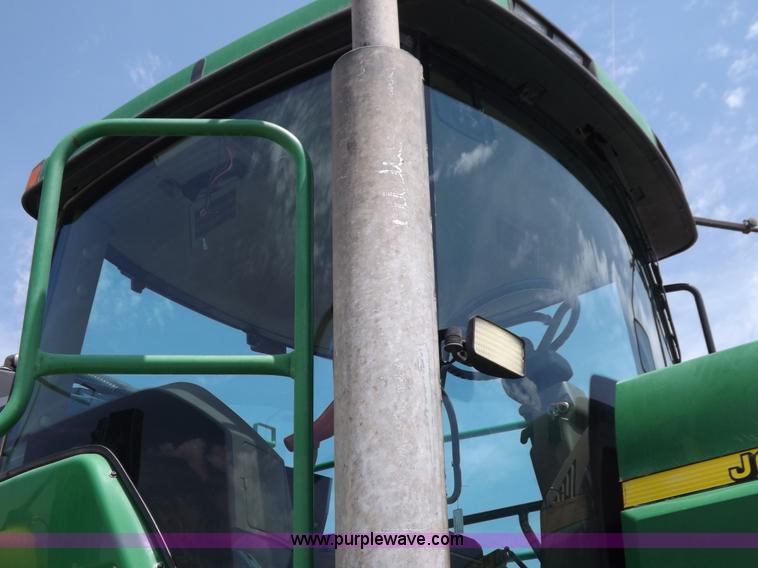 image for item I7683 1998 John Deere 4700 sprayer