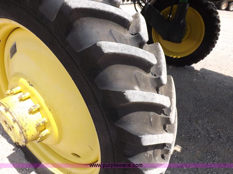 image for item I7683 1998 John Deere 4700 sprayer