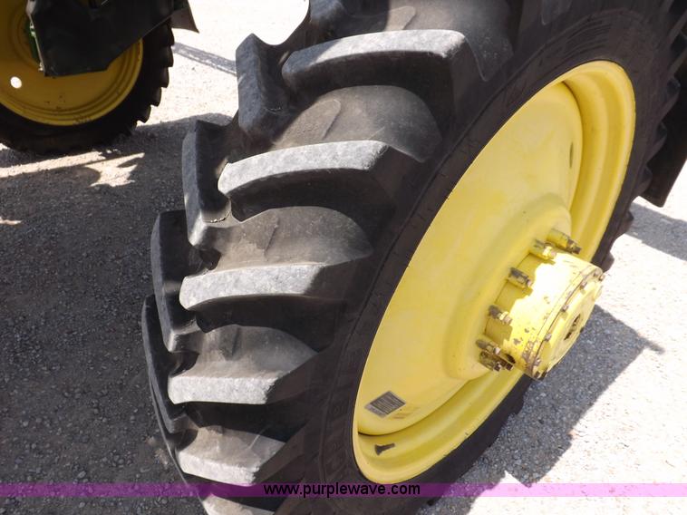 image for item I7683 1998 John Deere 4700 sprayer