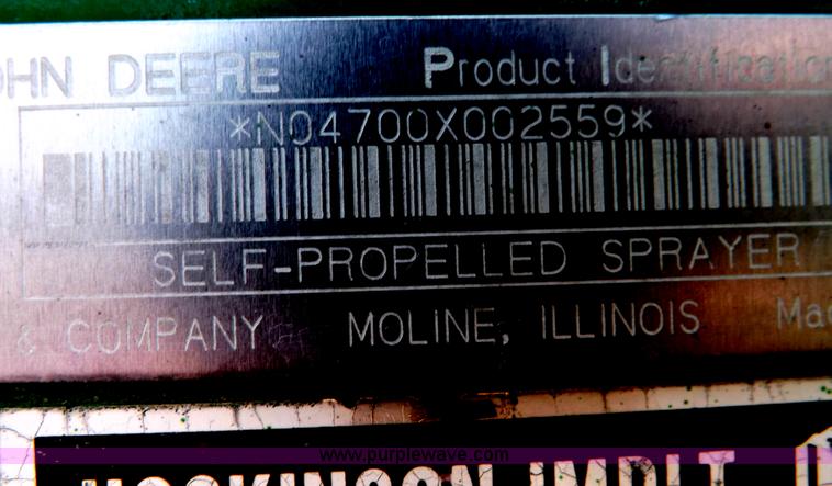 image for item I7683 1998 John Deere 4700 sprayer