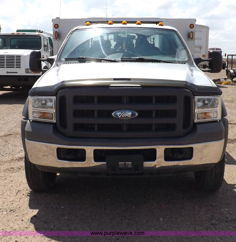 image for item I7687 2005 Ford F550 Super Duty utility truck