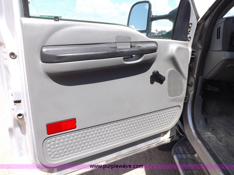 image for item I7687 2005 Ford F550 Super Duty utility truck