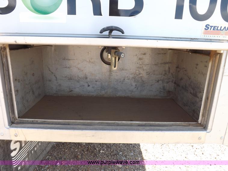 image for item I7687 2005 Ford F550 Super Duty utility truck