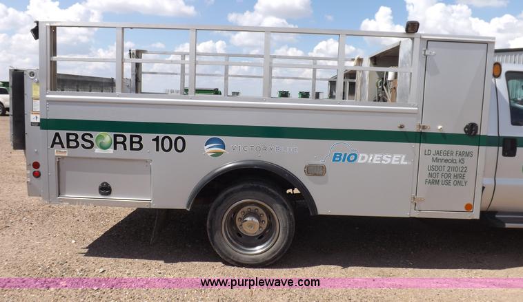 image for item I7687 2005 Ford F550 Super Duty utility truck