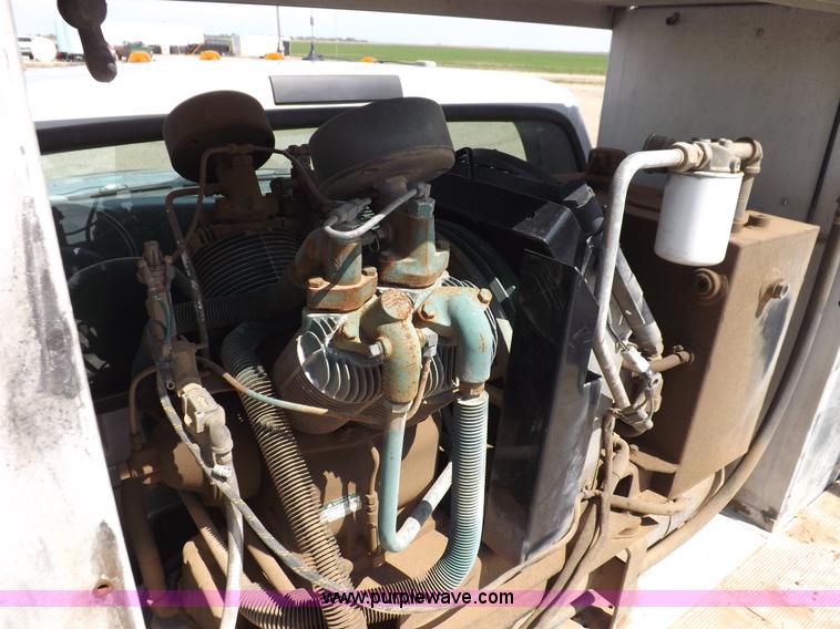 image for item I7687 2005 Ford F550 Super Duty utility truck