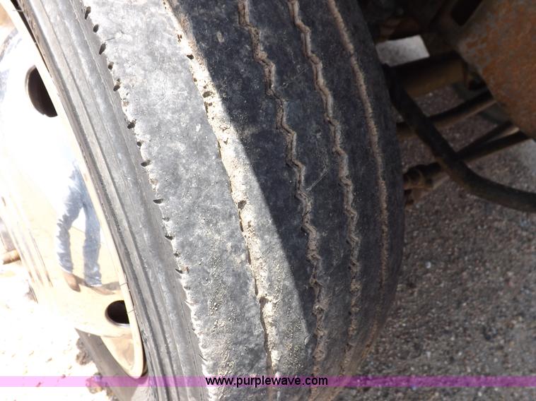 image for item I7687 2005 Ford F550 Super Duty utility truck