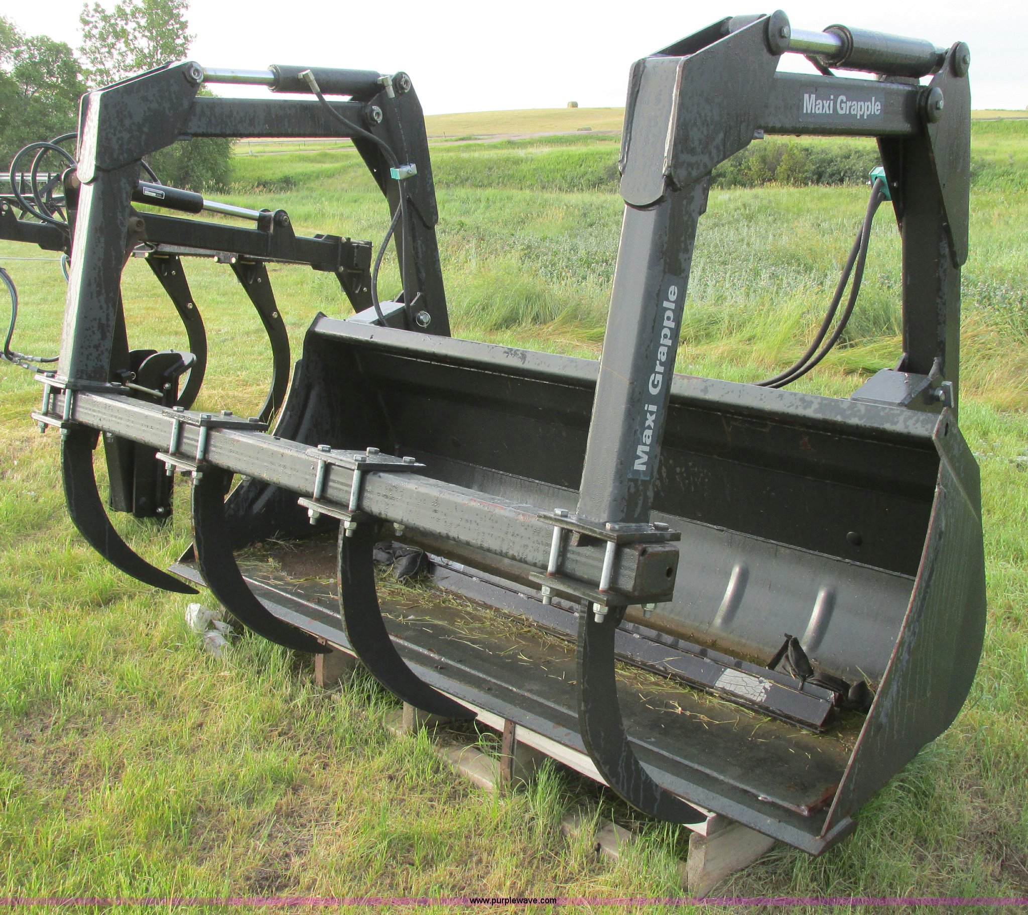Maxi 210 grapple fork bucket in Williston, ND Item A8632 sold