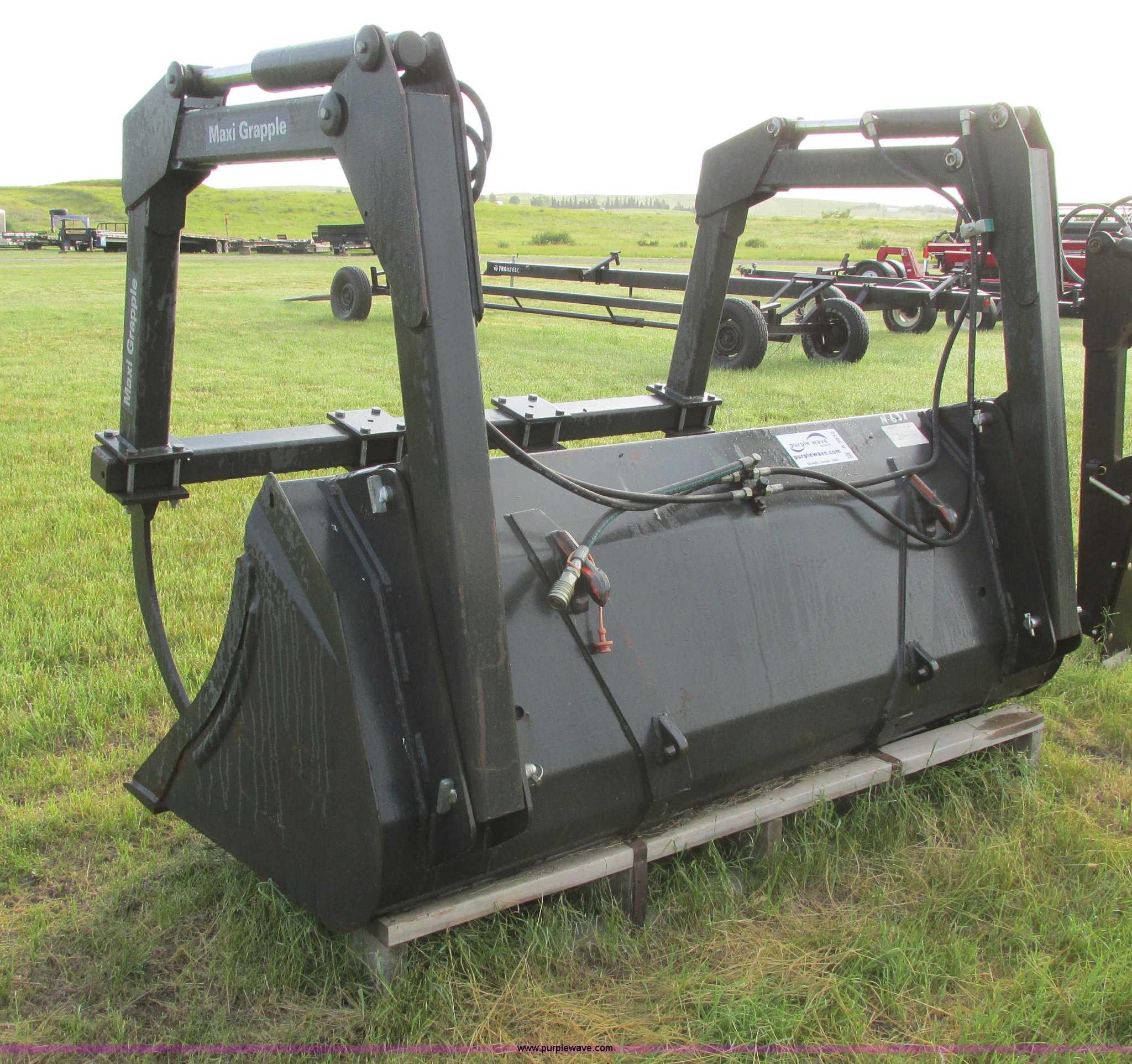 Maxi 210 grapple fork bucket in Williston, ND Item A8632 sold