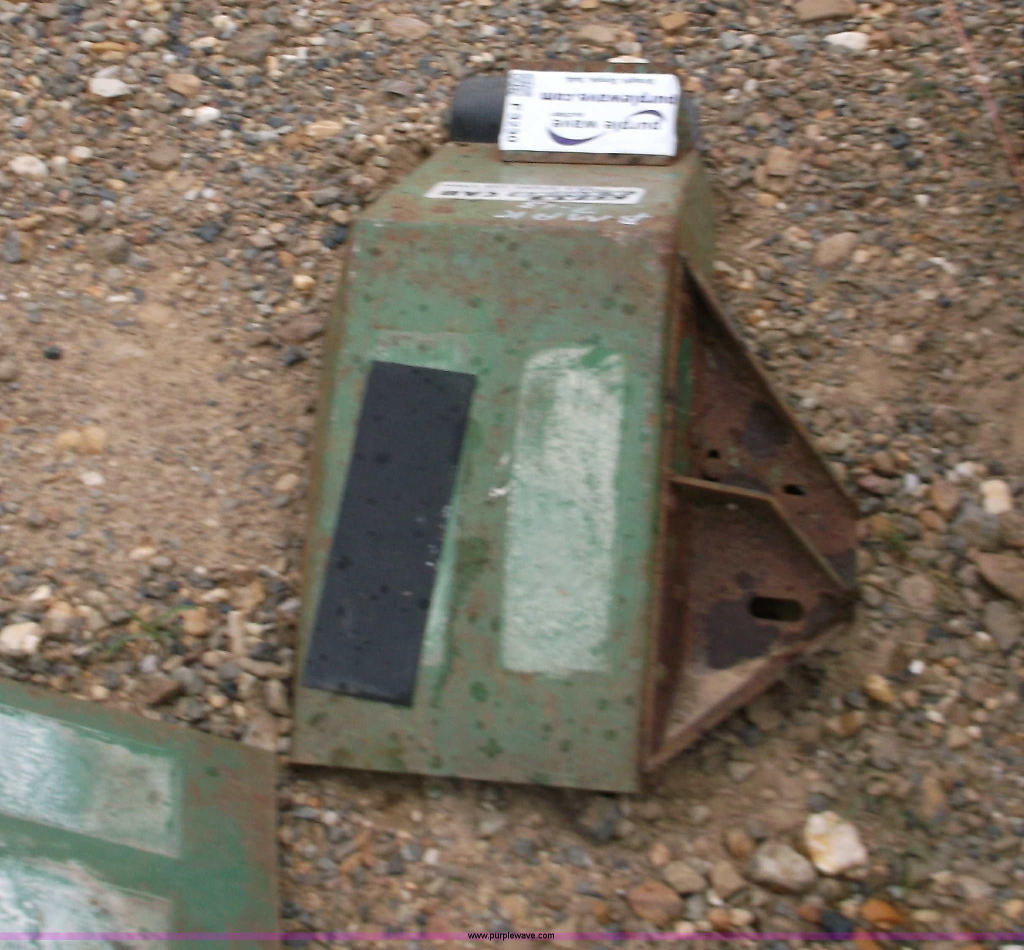 Year round John Deere 4020 front fenders in Idabel, OK Item F3230