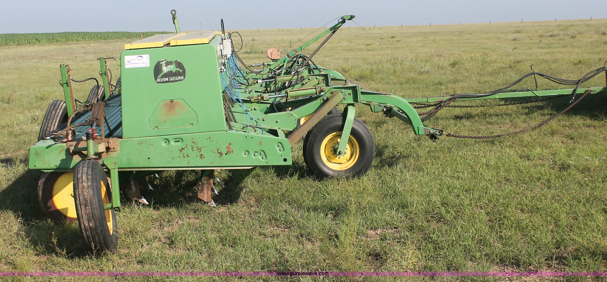 John Deere 9300 40' hoe drill with liquid fertilizer application in