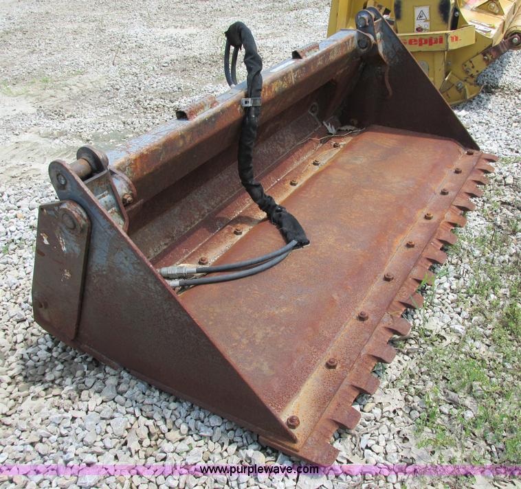 image for item AC9441 Case 72"W combination skid steer bucket