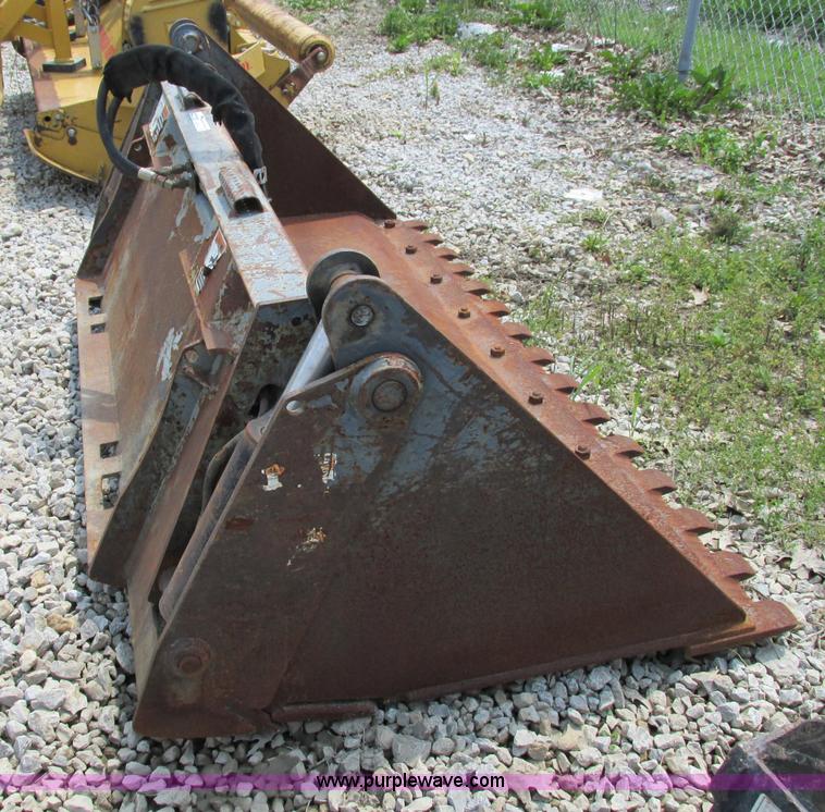 image for item AC9441 Case 72"W combination skid steer bucket