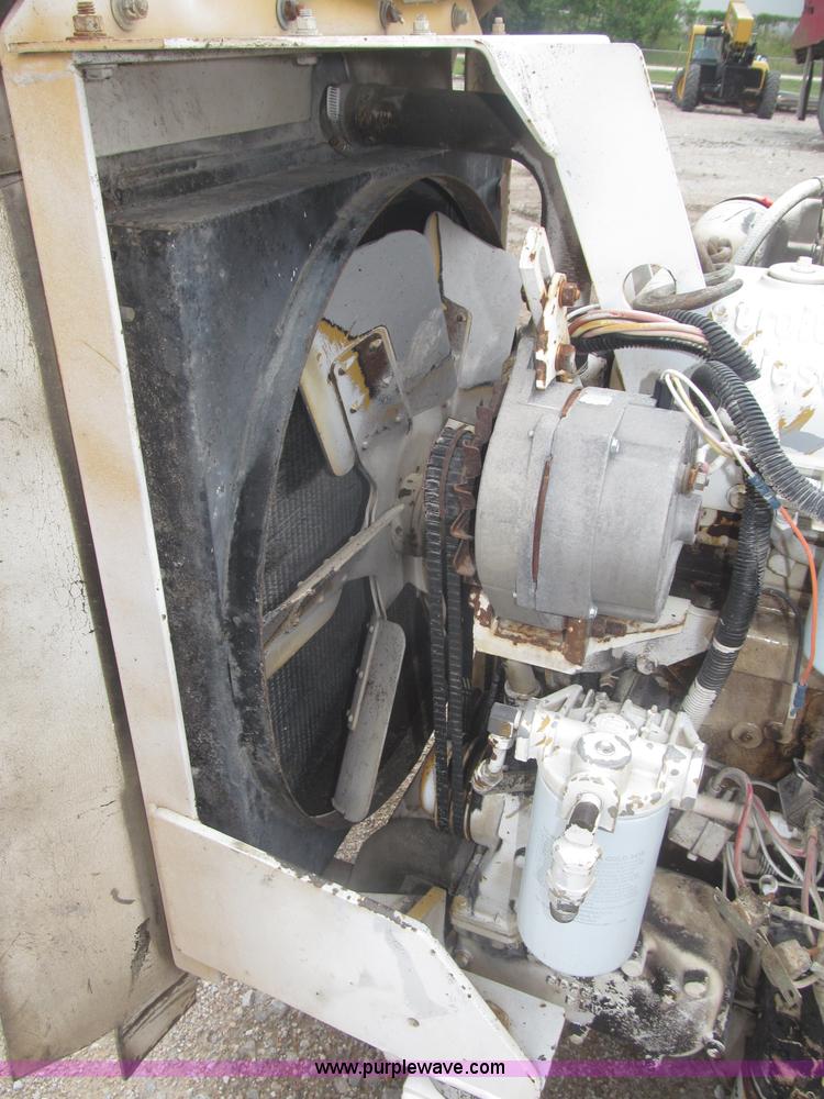 image for item AE9469 1989 Detroit Diesel 353 three cylinder turbo diesel engine